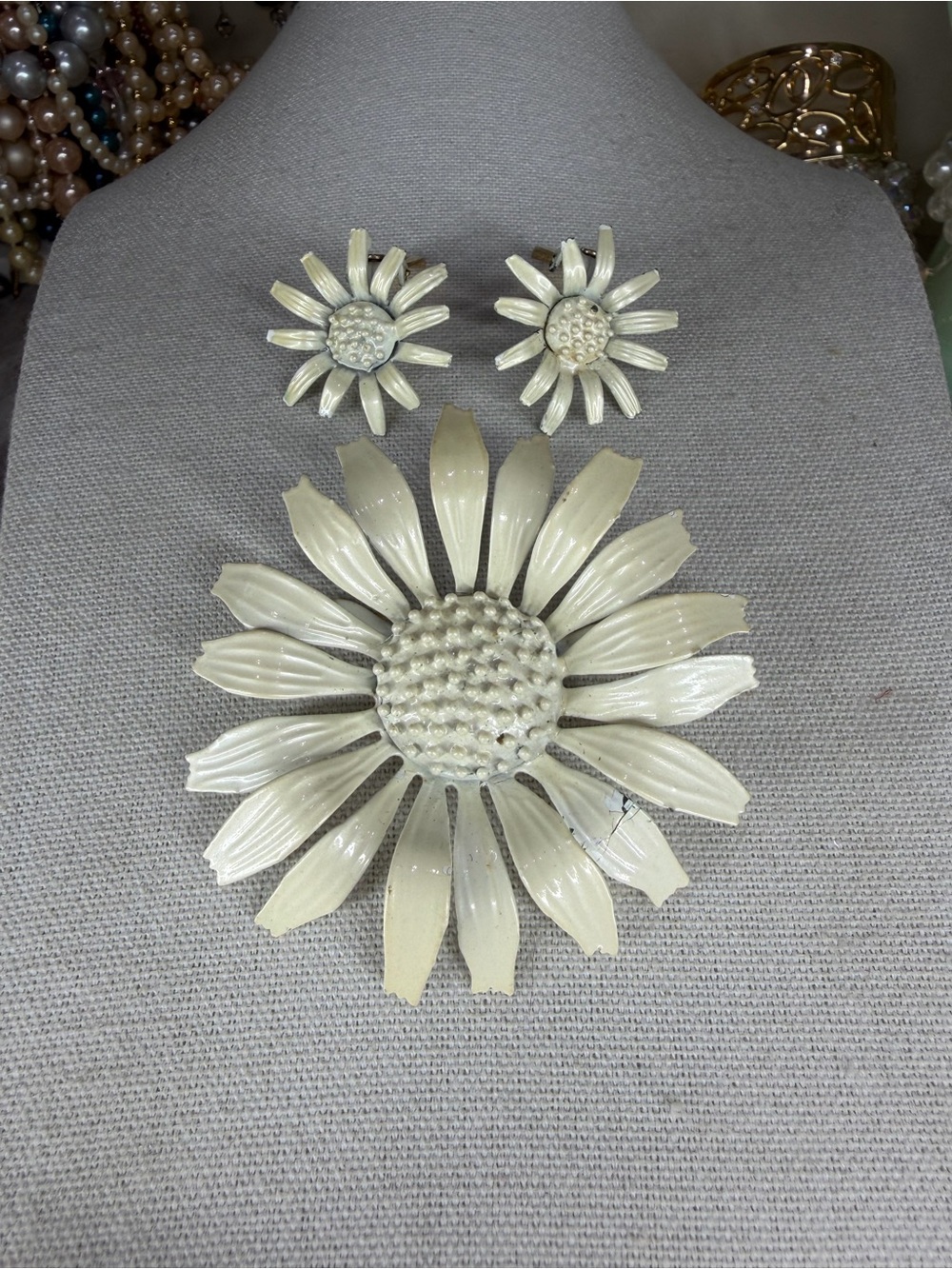 Vintage Enamel Metal Flower Brooch Clip Earrings Set Jewelry Floral Retro